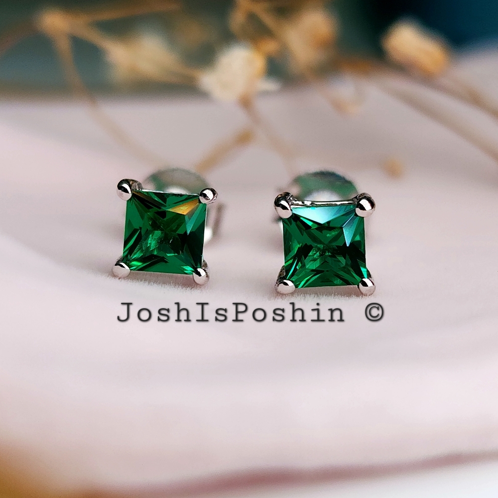 1.08CTW Princess shape emerald stud earrings in sterling silver